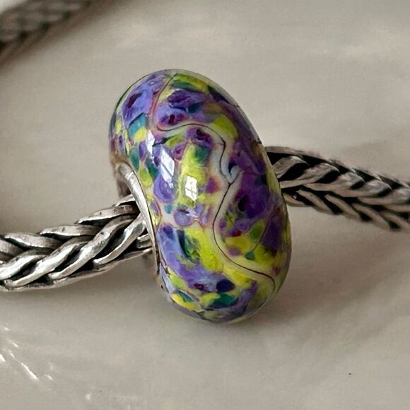 TROLLBEADS Authentic Troll Stone LAA 925S Green Purple Yellow Green Confetti - Picture 5 of 10